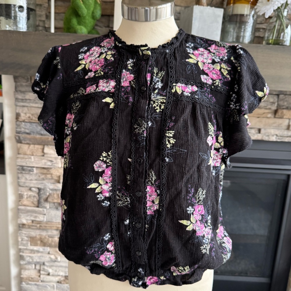 American Rag Black Ruffled Flutter Sleeve Blouse